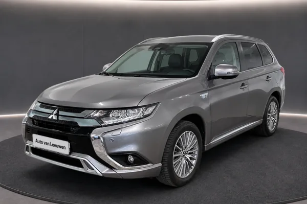 Mitsubishi Outlander (2020) — foto 1