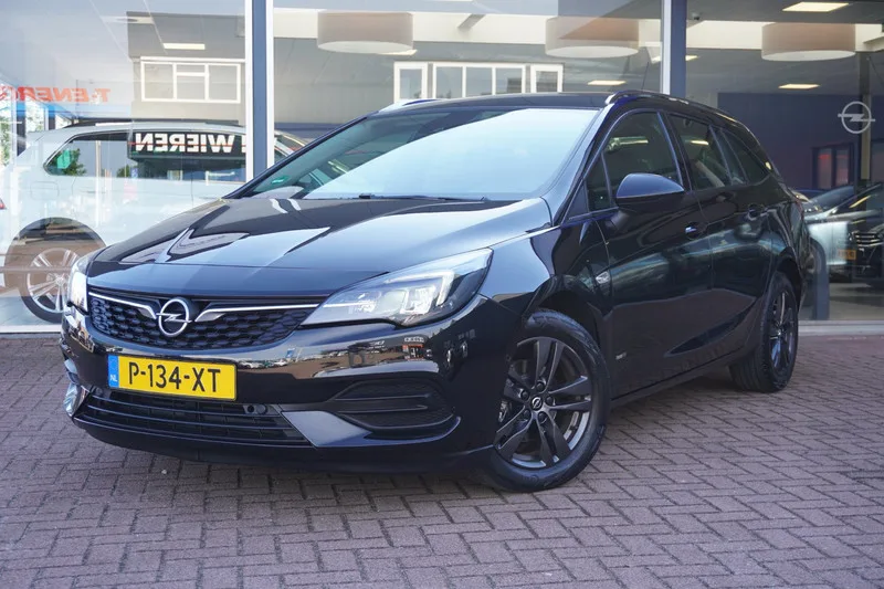Opel Astra (2022) — foto 1
