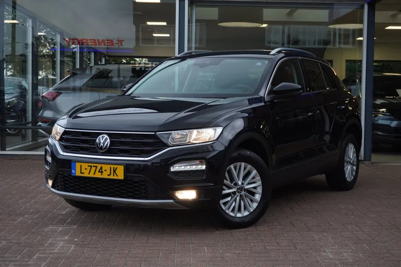 Volkswagen T-Roc (2021) — foto 1