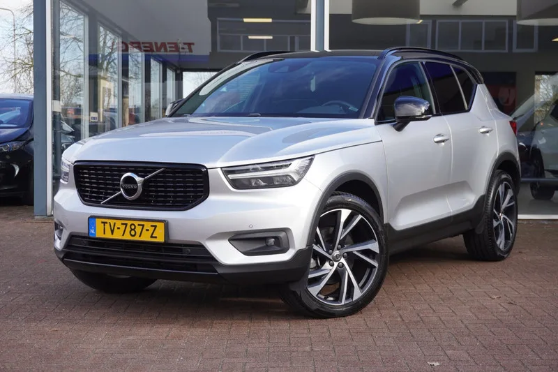 Volvo XC40 (2018) — foto 1