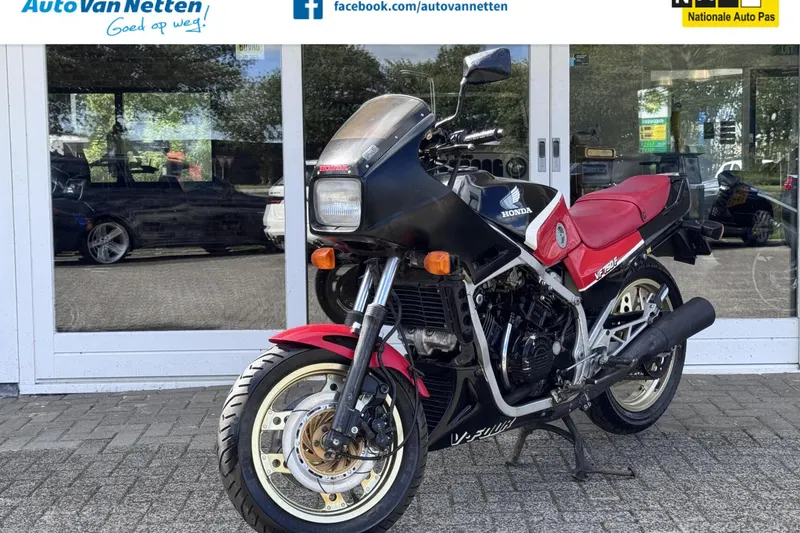 Honda VF 750 F (1985)