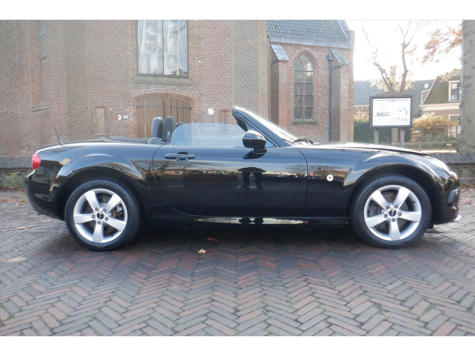 Mazda MX-5 (2013) — foto 1