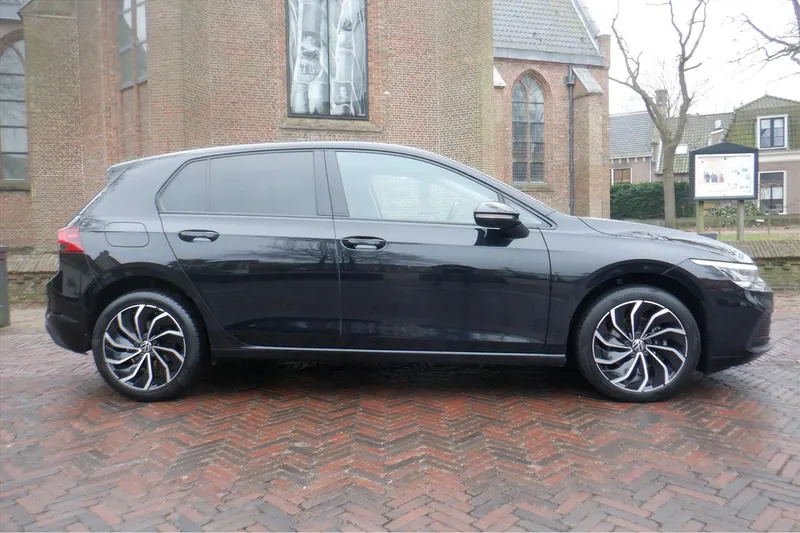 Volkswagen Golf (2022)