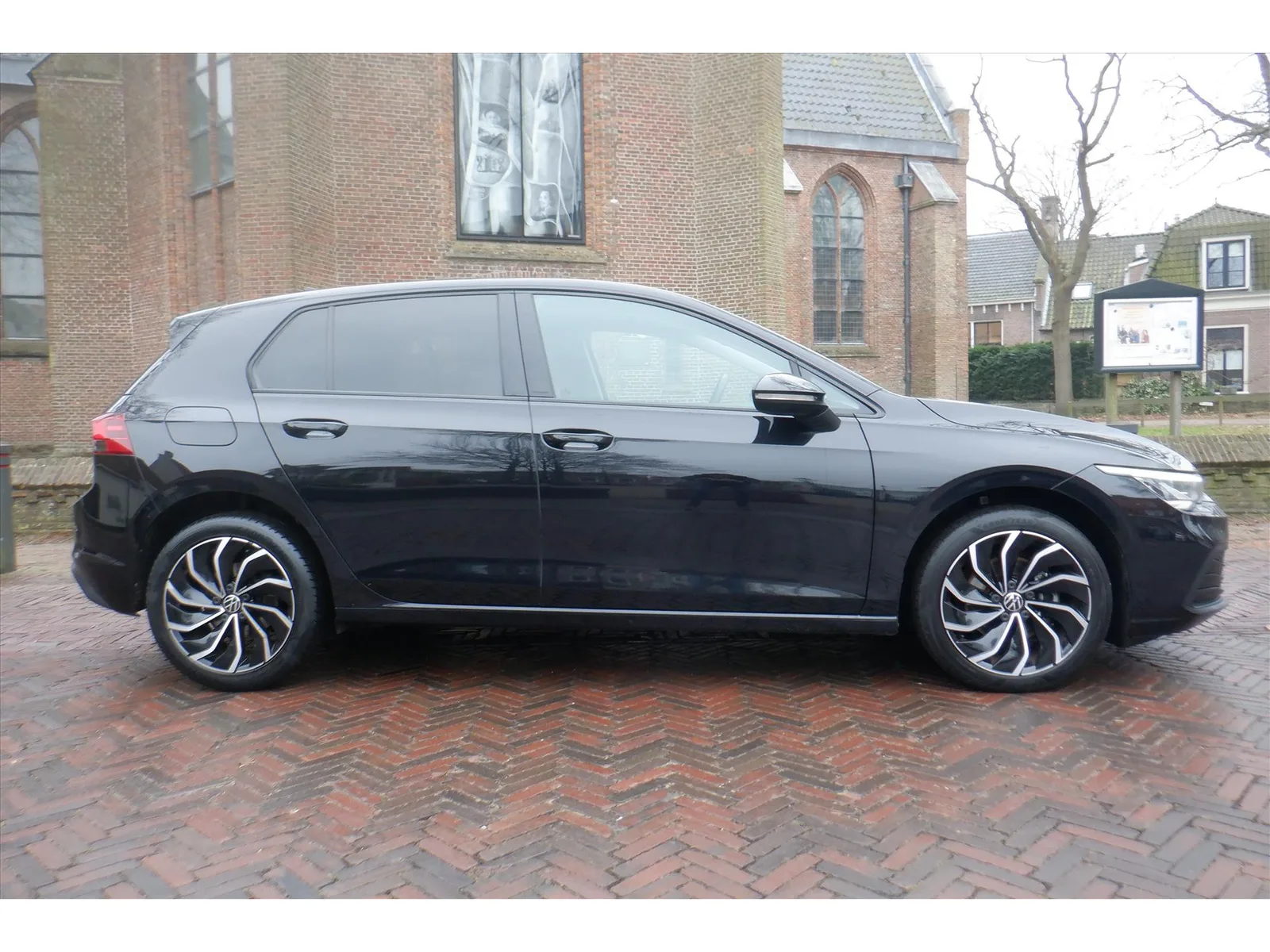 Volkswagen Golf (2022) — foto 1