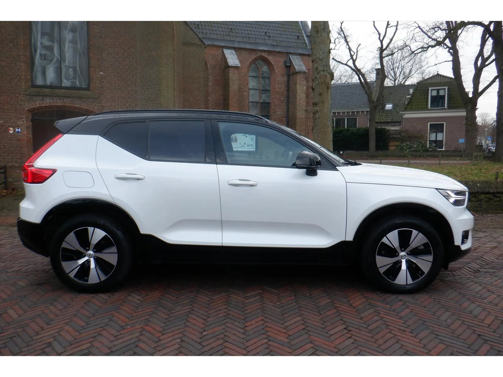Volvo XC40 (2021) — foto 1