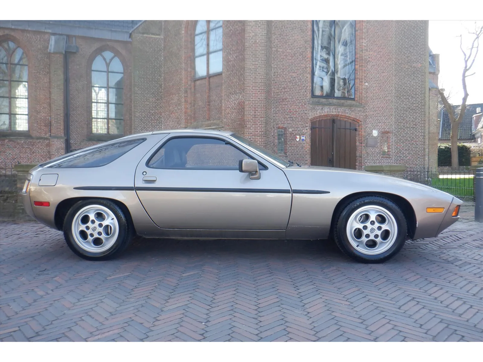 Porsche 928 (1981) — foto 1