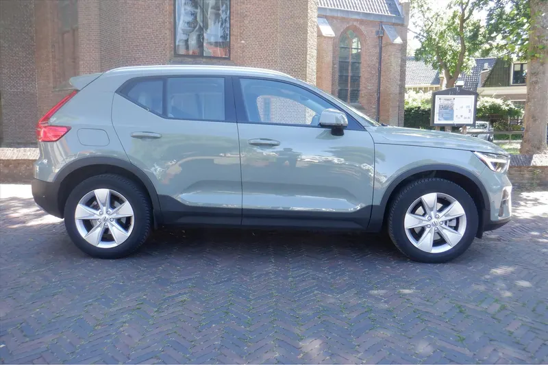 Volvo XC40 (2024)