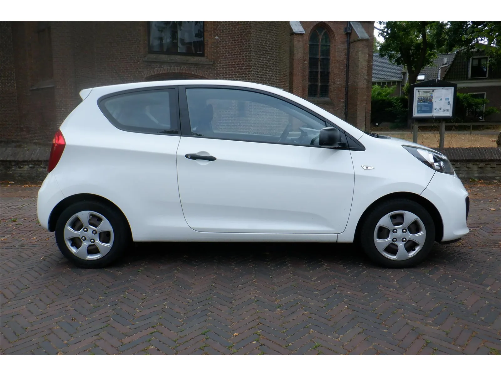 Kia Picanto (2012) — foto 1