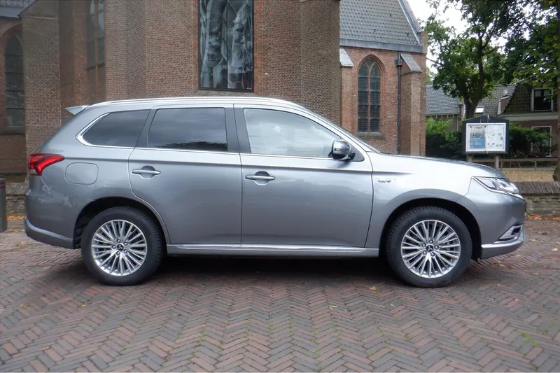 Mitsubishi Outlander (2019)