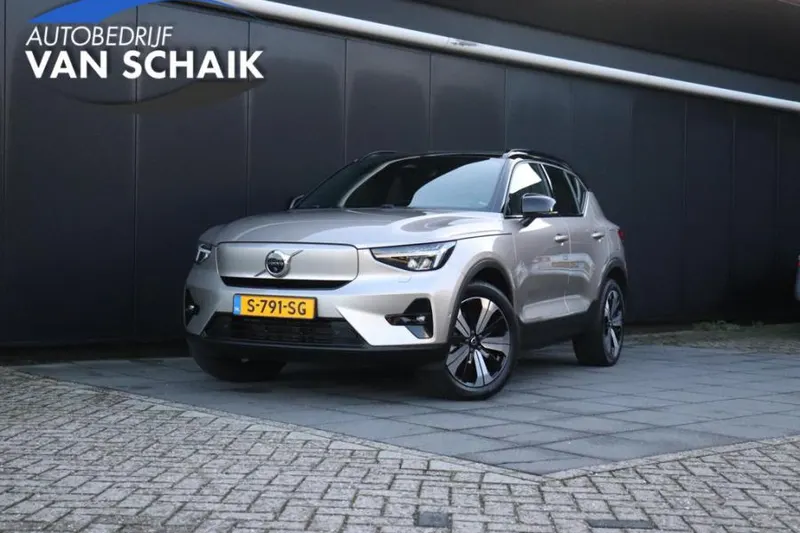 Volvo XC40 (2023)