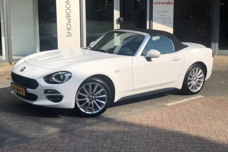 Fiat 124 Spider (2016)