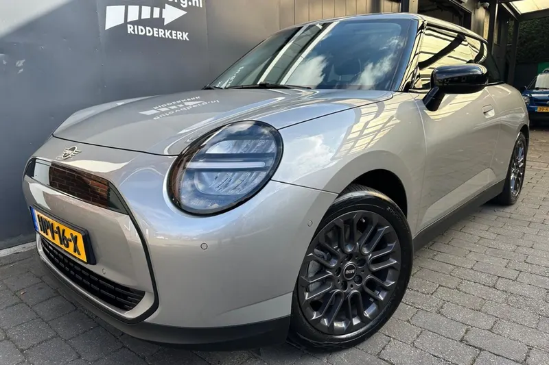 MINI Cooper (2025)