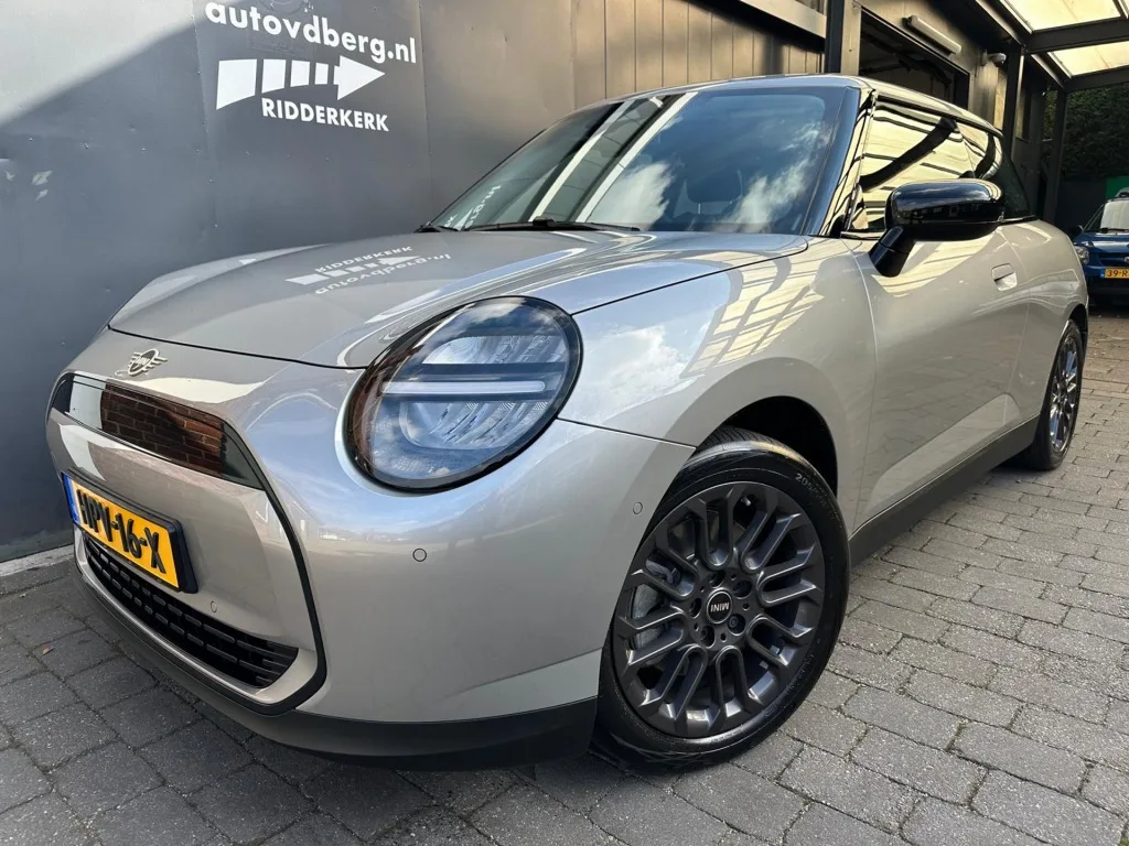 MINI Cooper (2025) — foto 1
