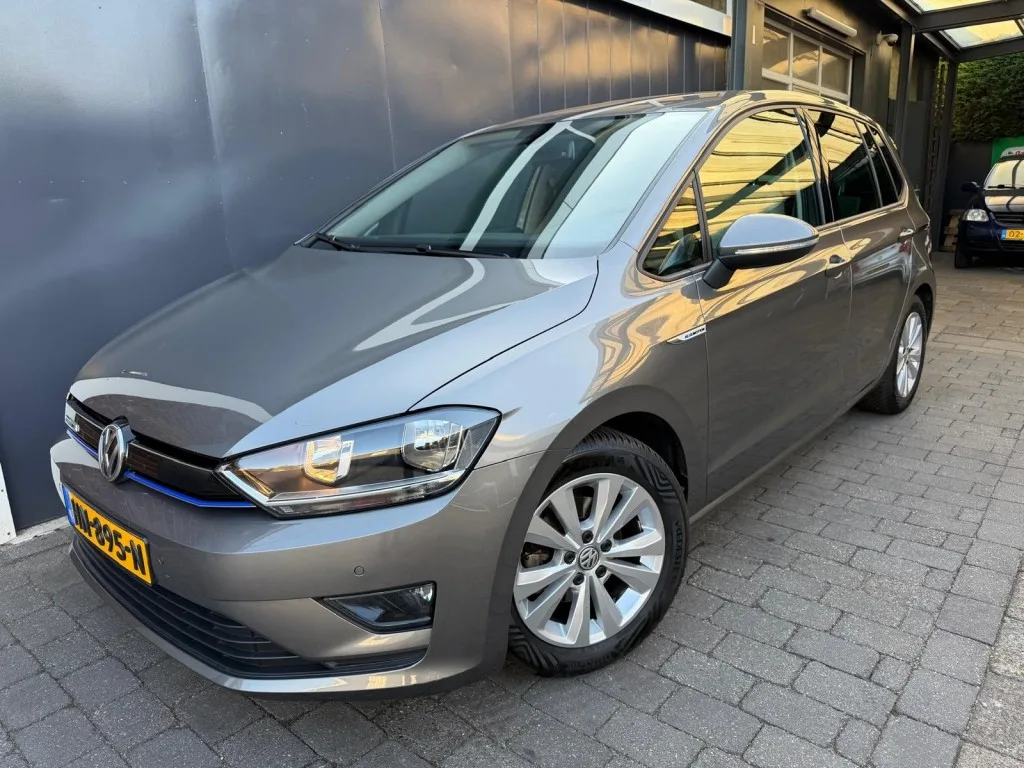 Volkswagen Golf (2015) — foto 1