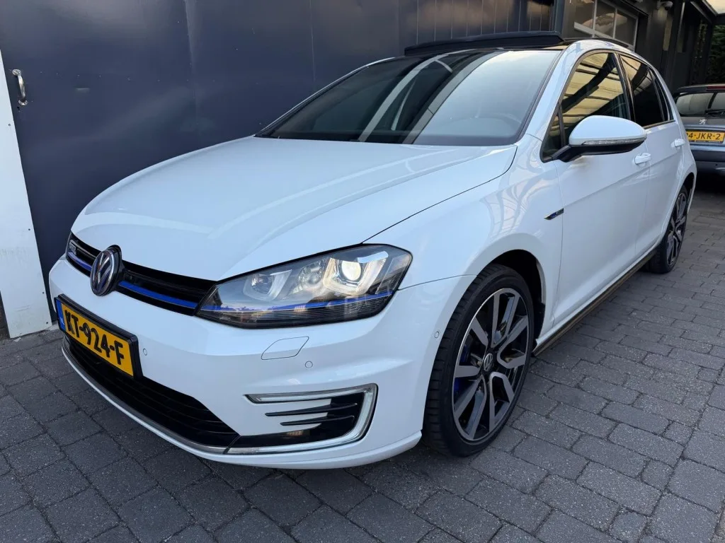 Volkswagen Golf (2015) — foto 1
