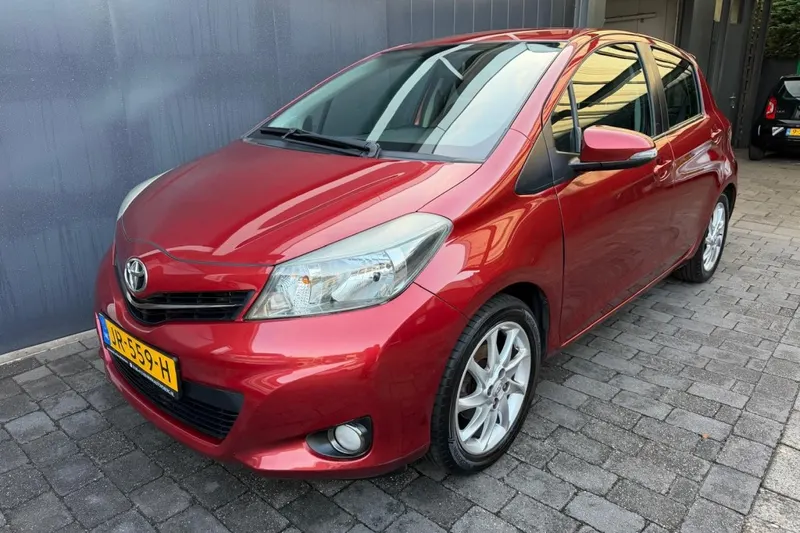 Toyota Yaris (2012)