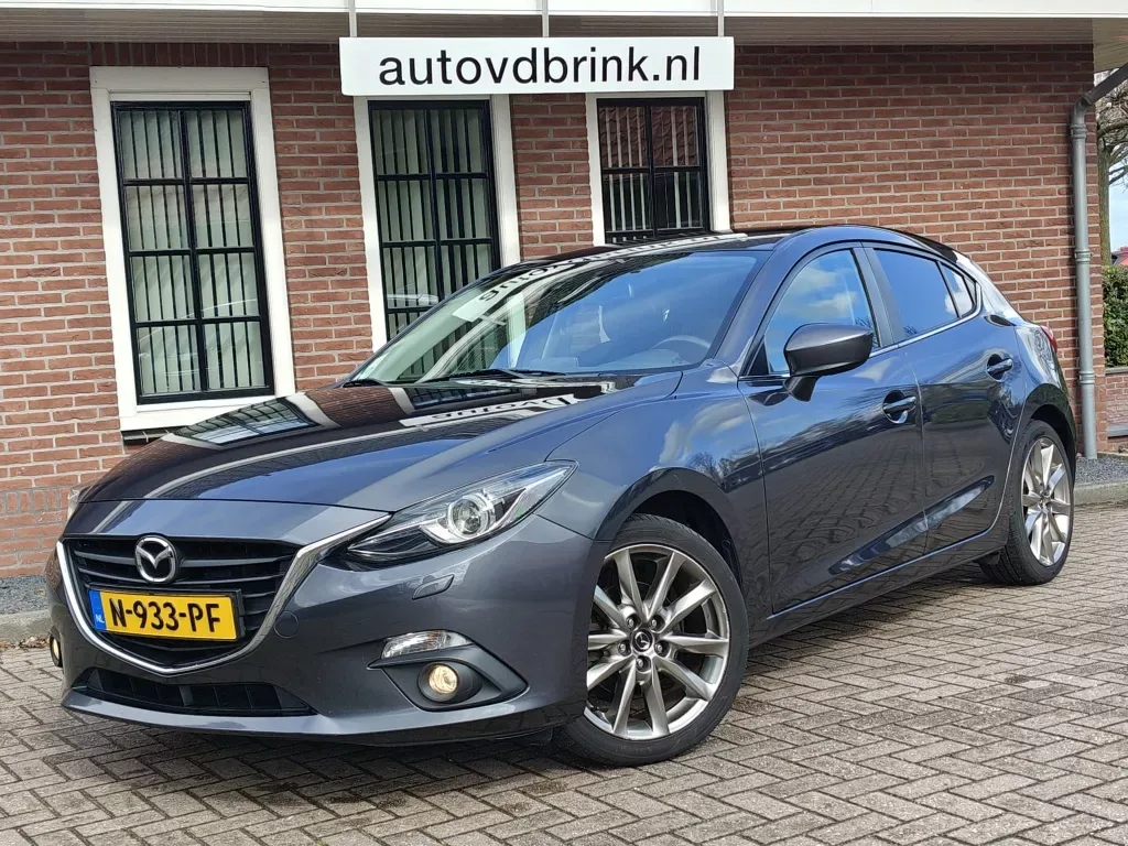 Mazda 3 (2017) — foto 1