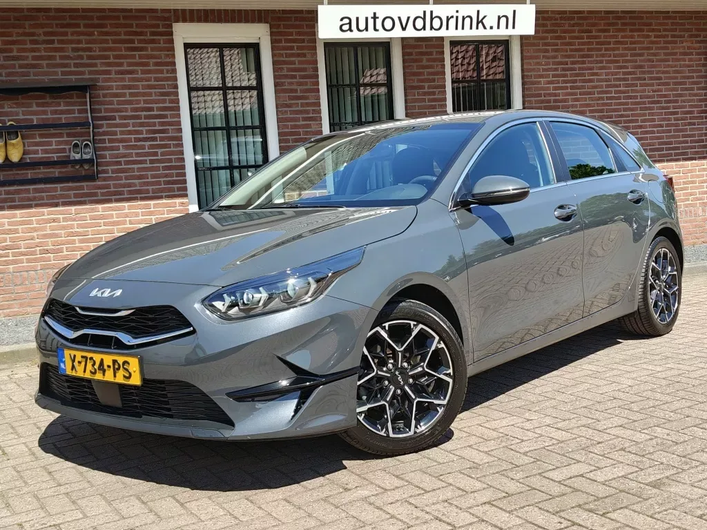 Kia Ceed (2024) — foto 1