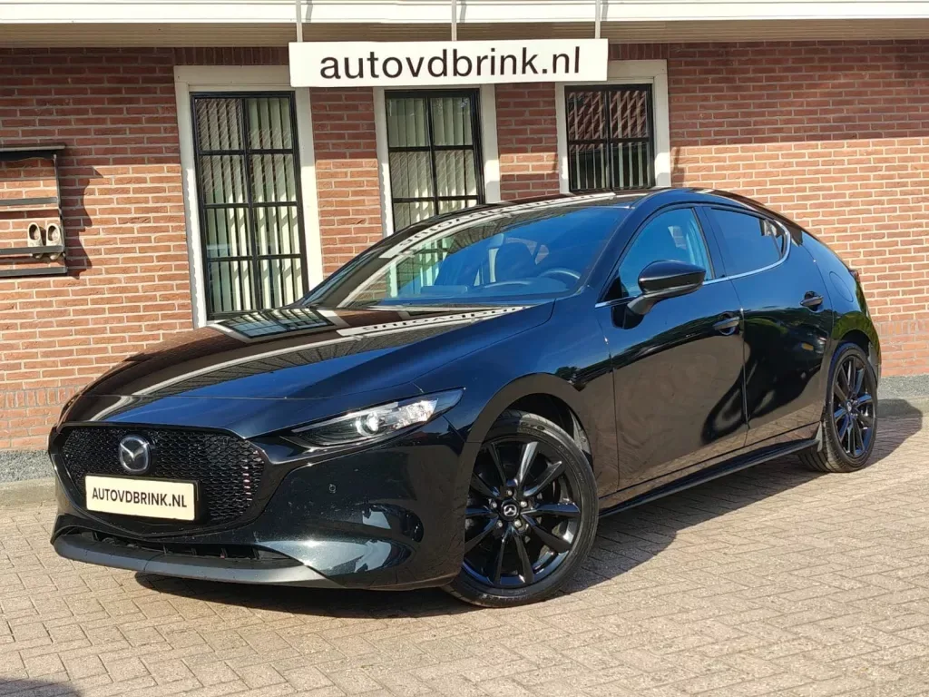 Mazda 3 (2024) — foto 1