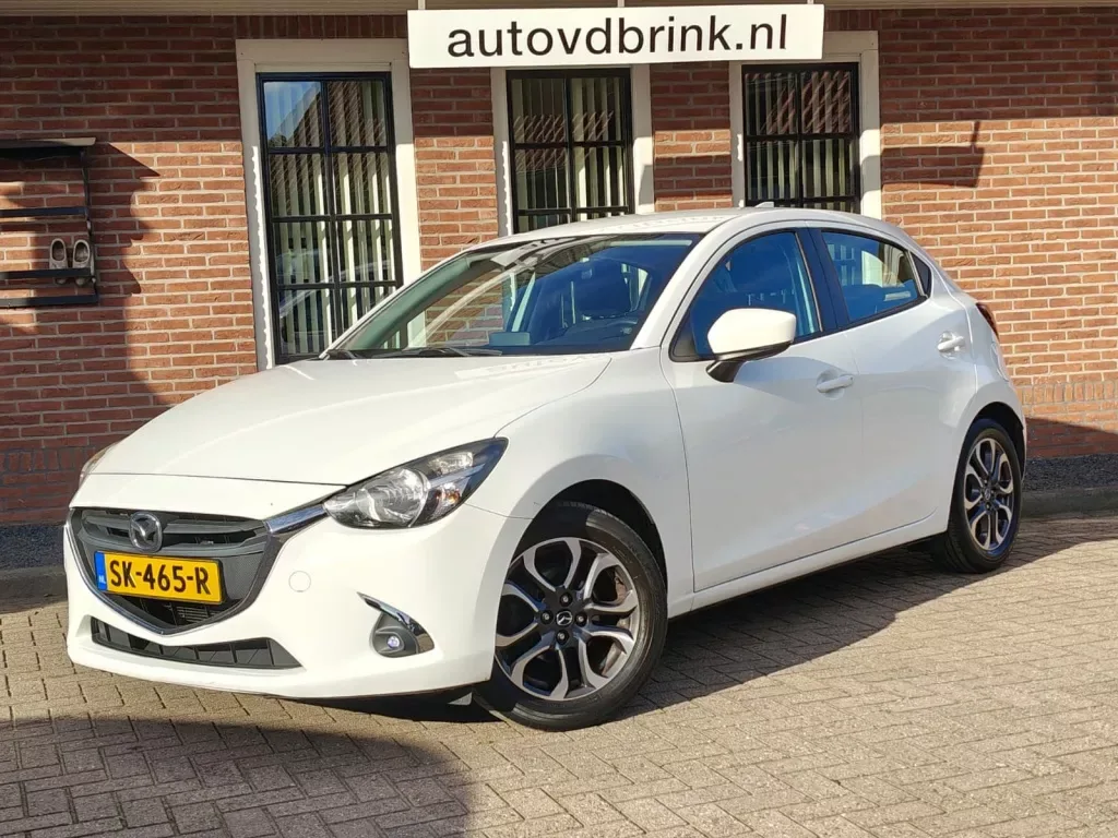 Mazda 2 (2018) — foto 1