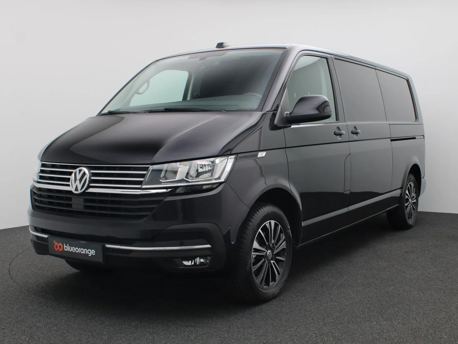 Volkswagen Transporter (2023) — foto 1