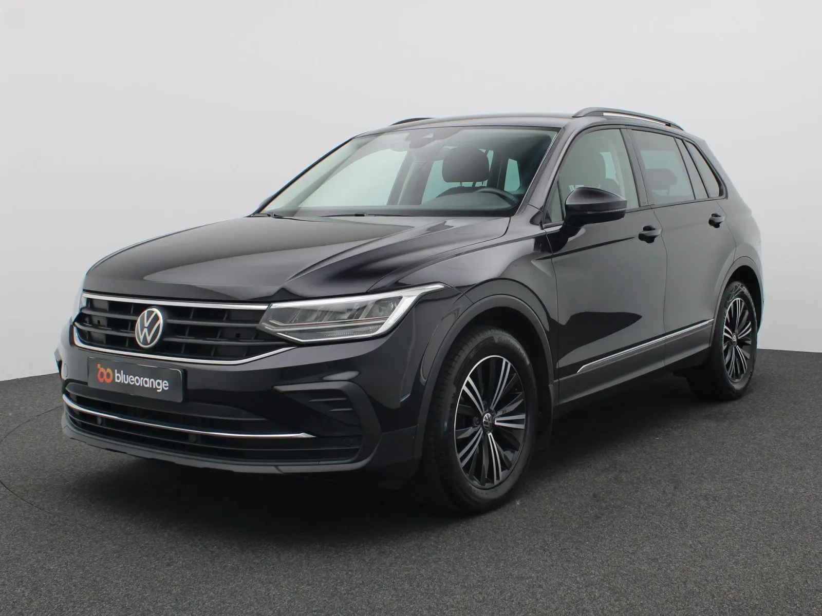 Volkswagen Tiguan (2021) — foto 1