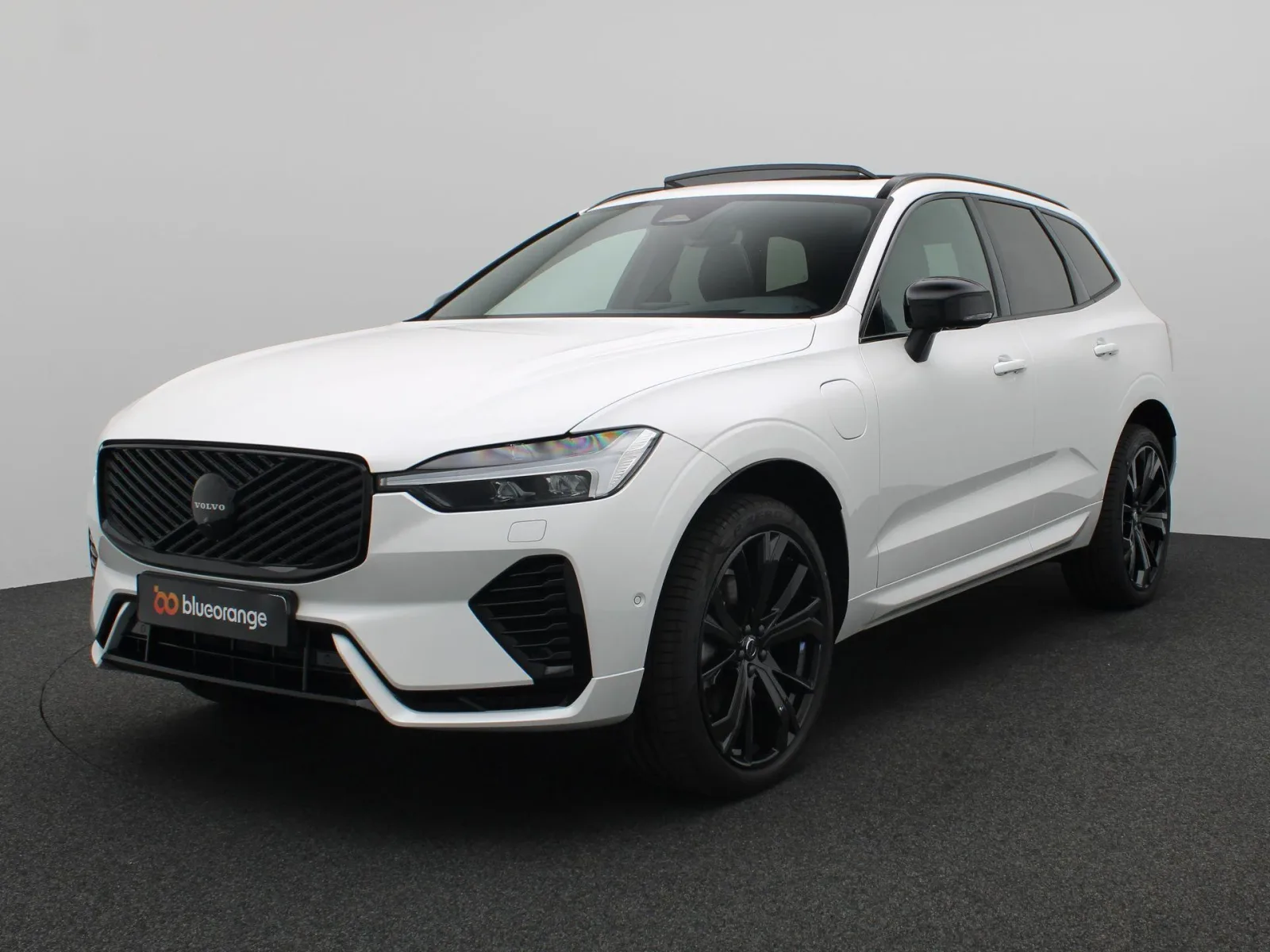 Volvo XC60 (2026) — foto 1