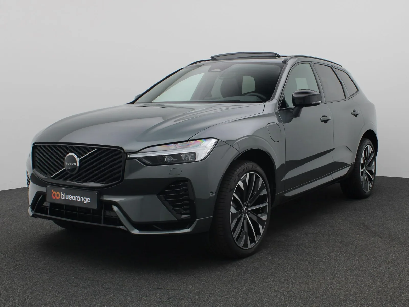 Volvo XC60 (2026) — foto 1
