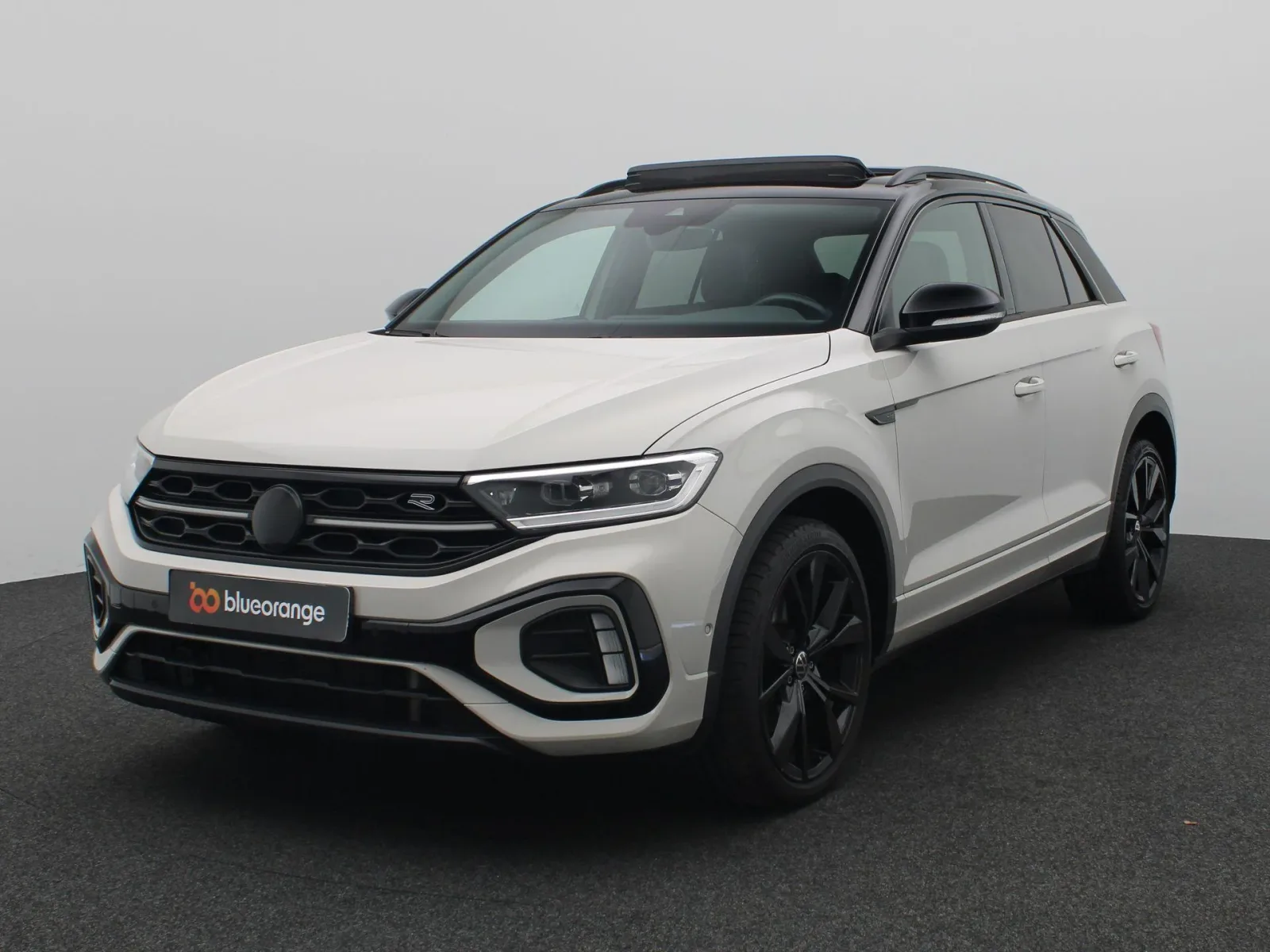 Volkswagen T-Roc (2023) — foto 1