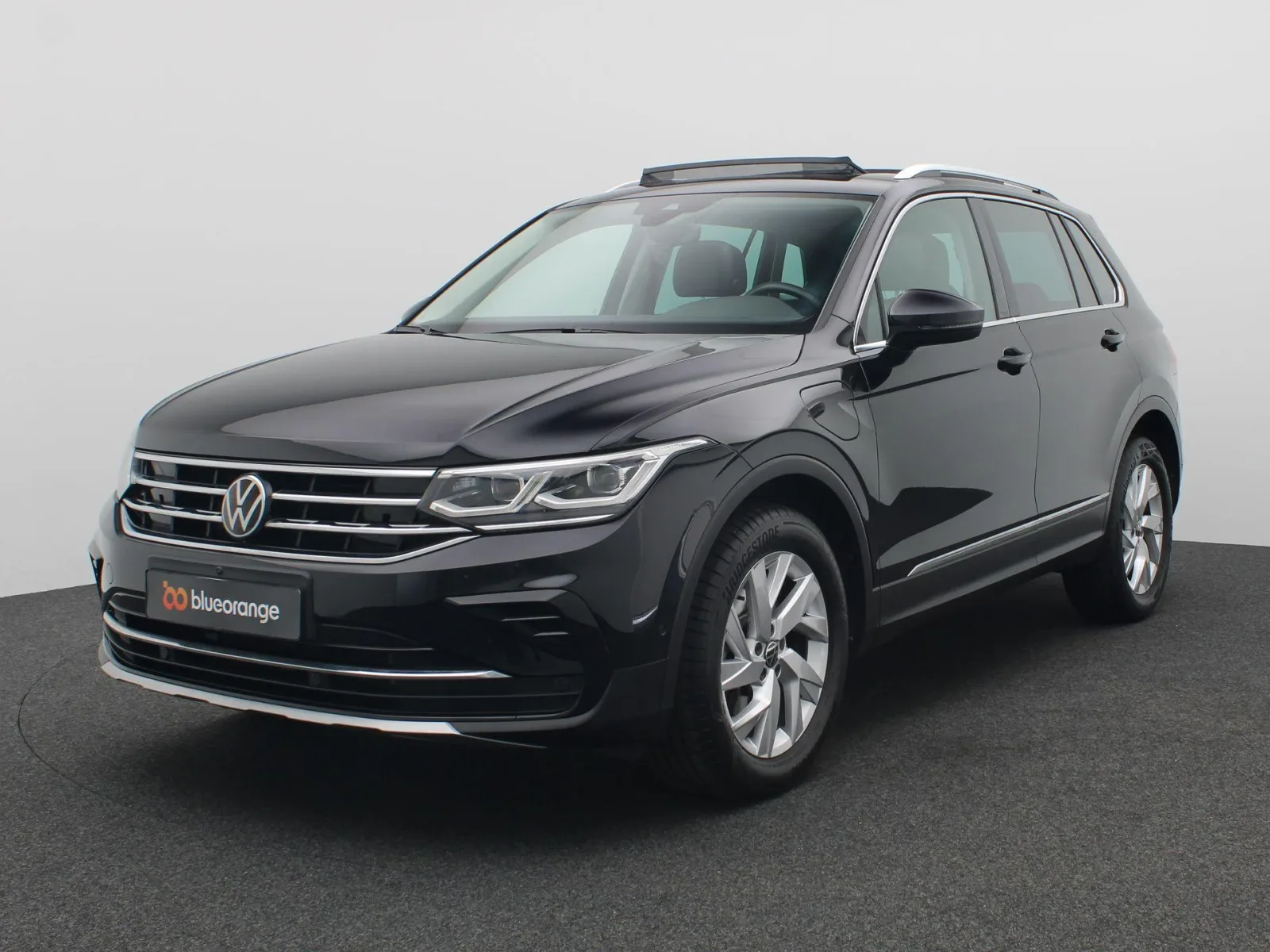 Volkswagen Tiguan (2023) — foto 1