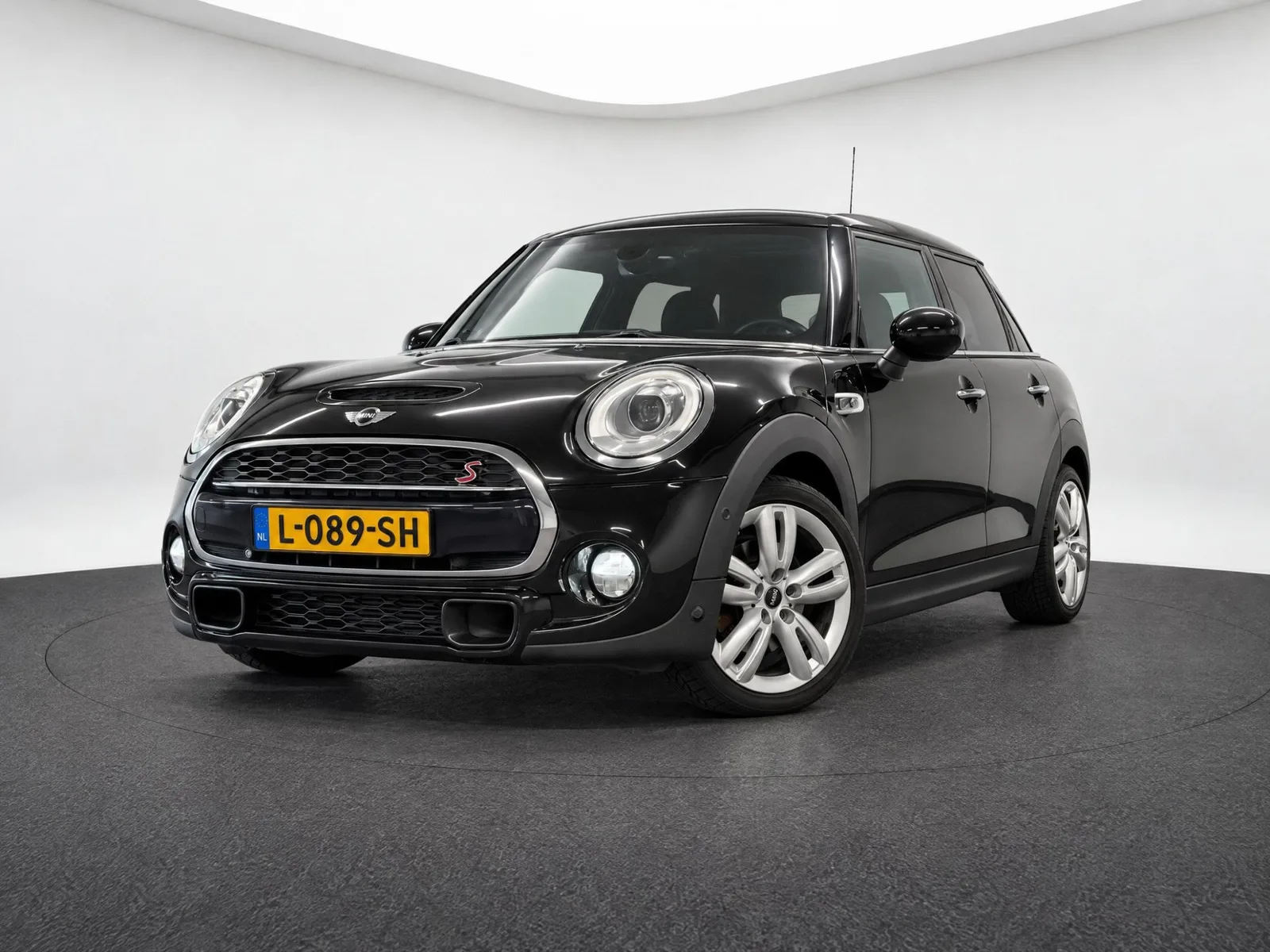 MINI Cooper S (2018) — foto 1