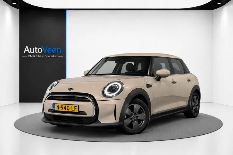 MINI One (2021)