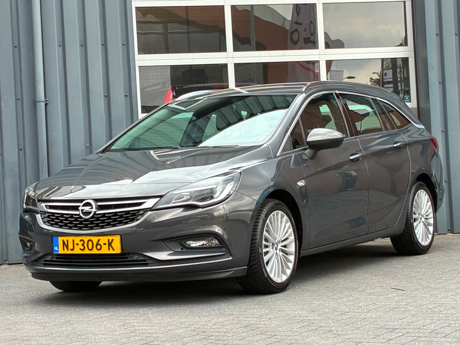 Opel Astra Sports Tourer (2016) — foto 1