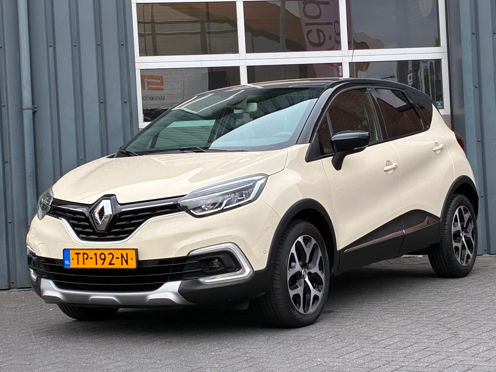 Renault Captur (2018) — foto 1