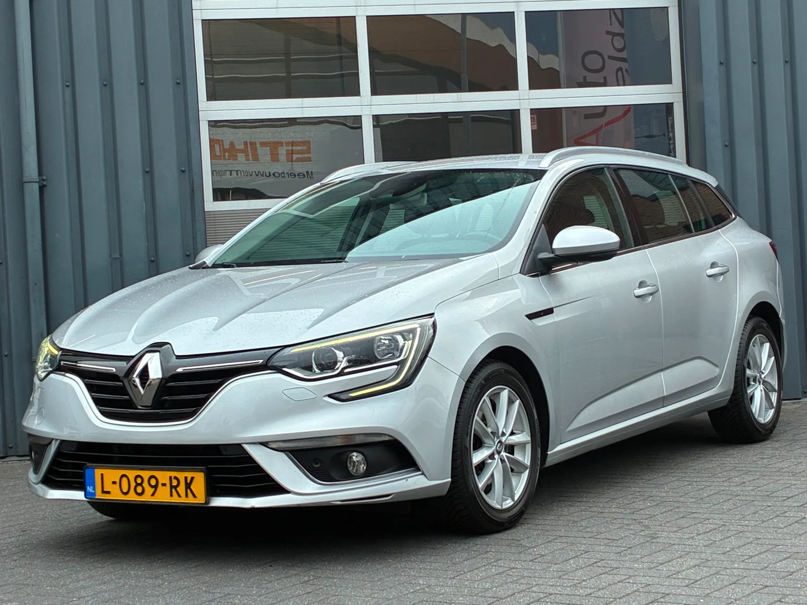 Renault Mégane (2017) — foto 1