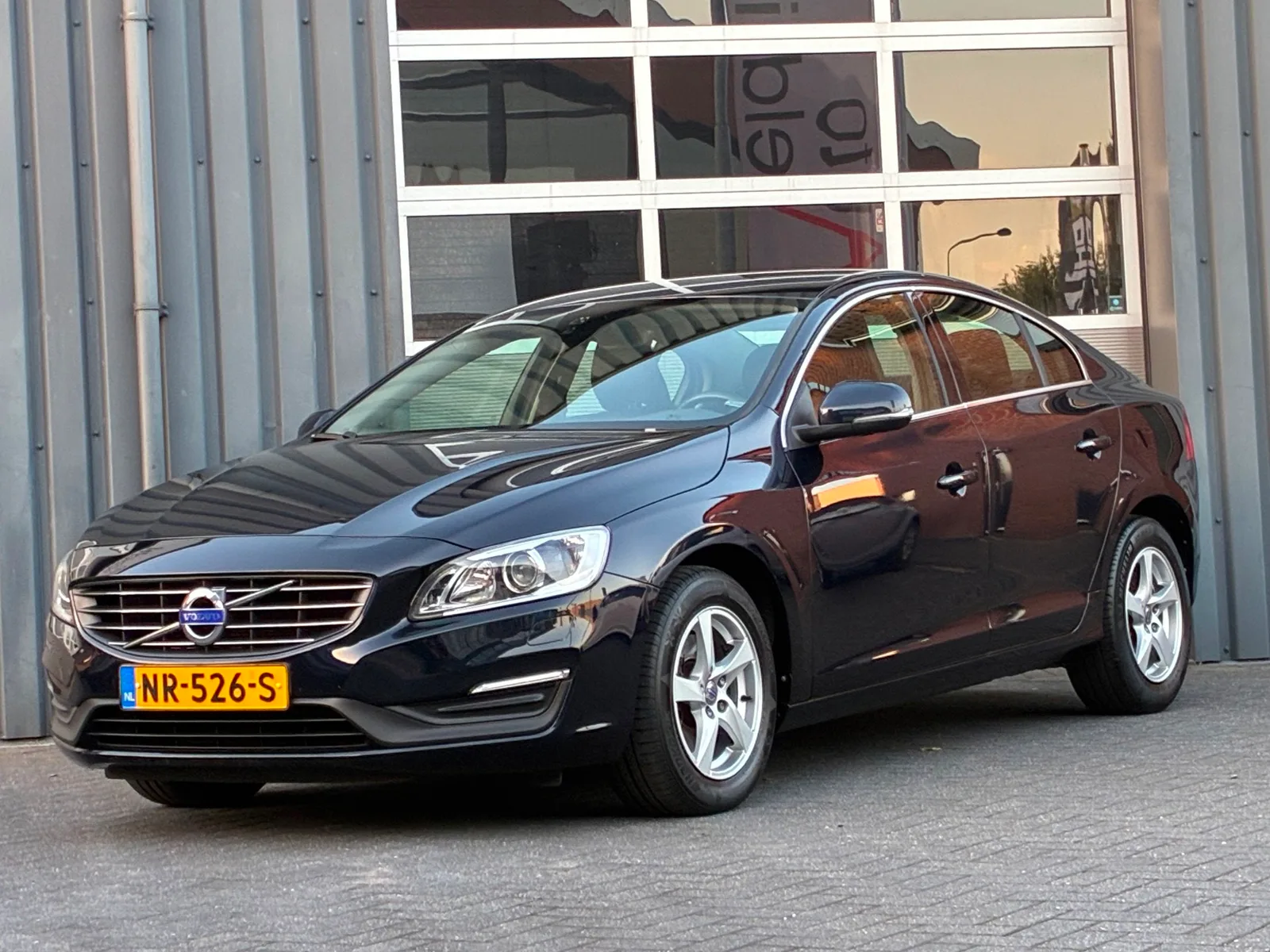 Volvo S60 (2017) — foto 1