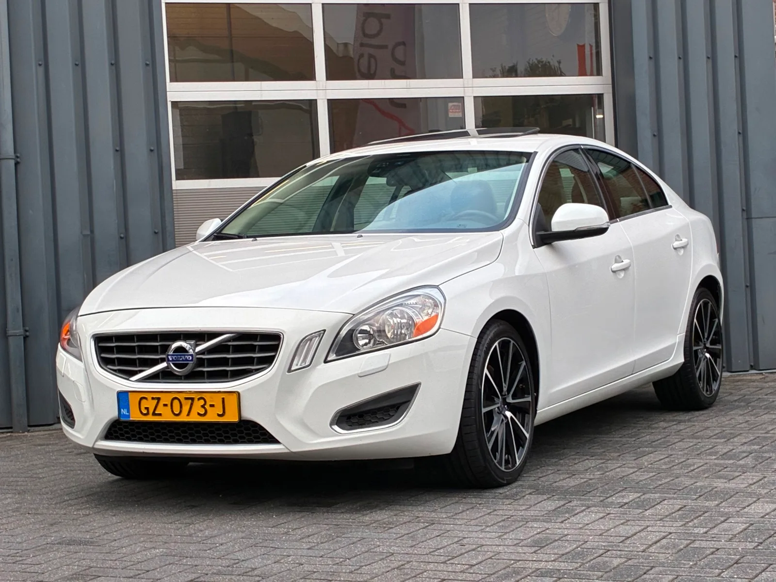 Volvo S60 (2011) — foto 1