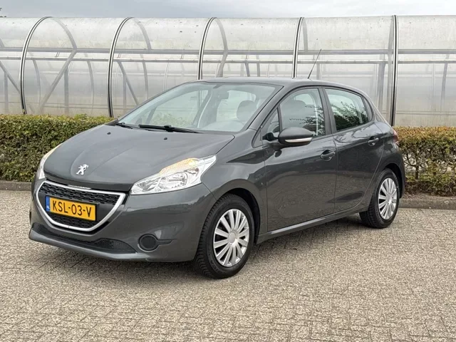 Peugeot 208 (2014) — foto 1