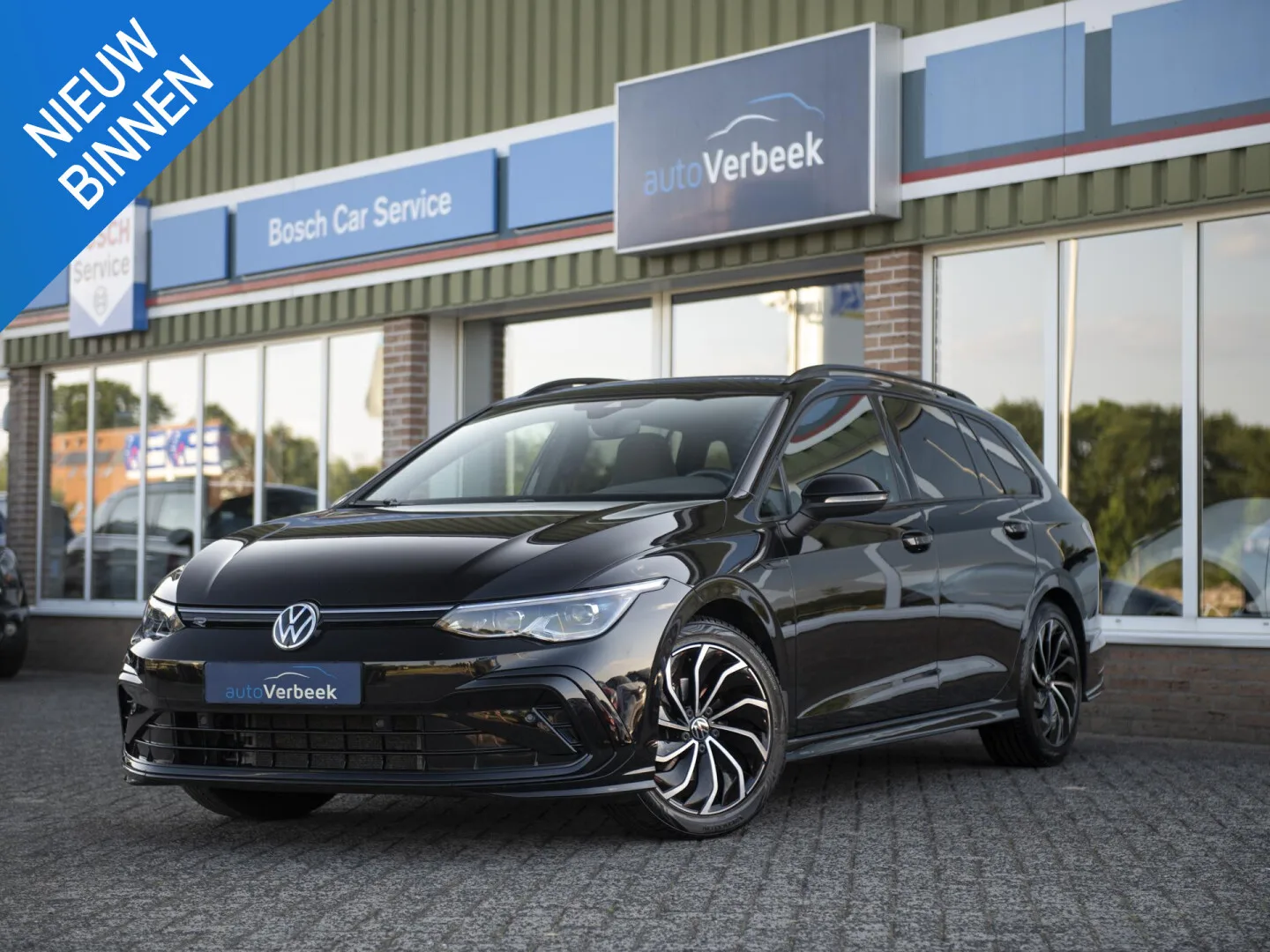 Volkswagen Golf (2022) — foto 1