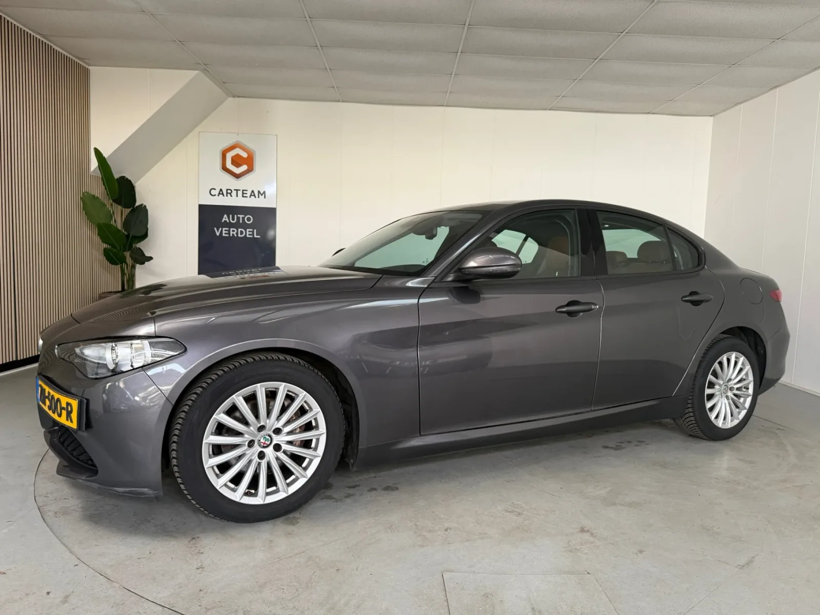 Alfa Romeo Giulia (2019) — foto 1