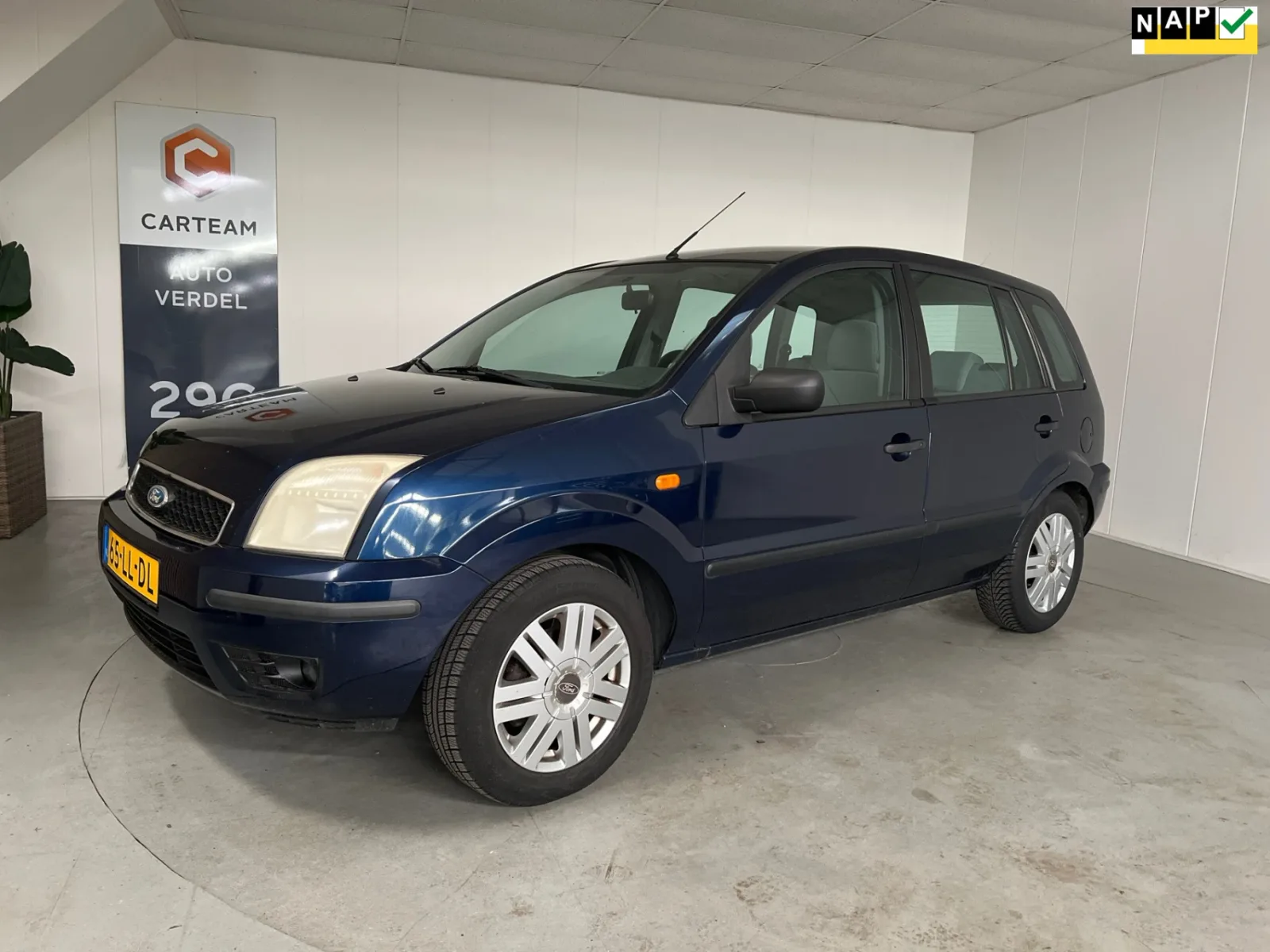 Ford Fusion (2003) — foto 1
