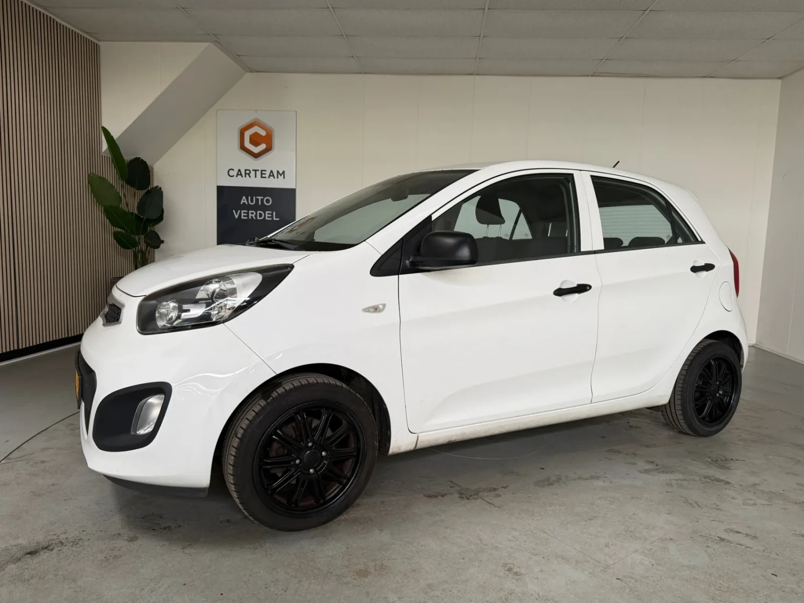 Kia Picanto (2011) — foto 1