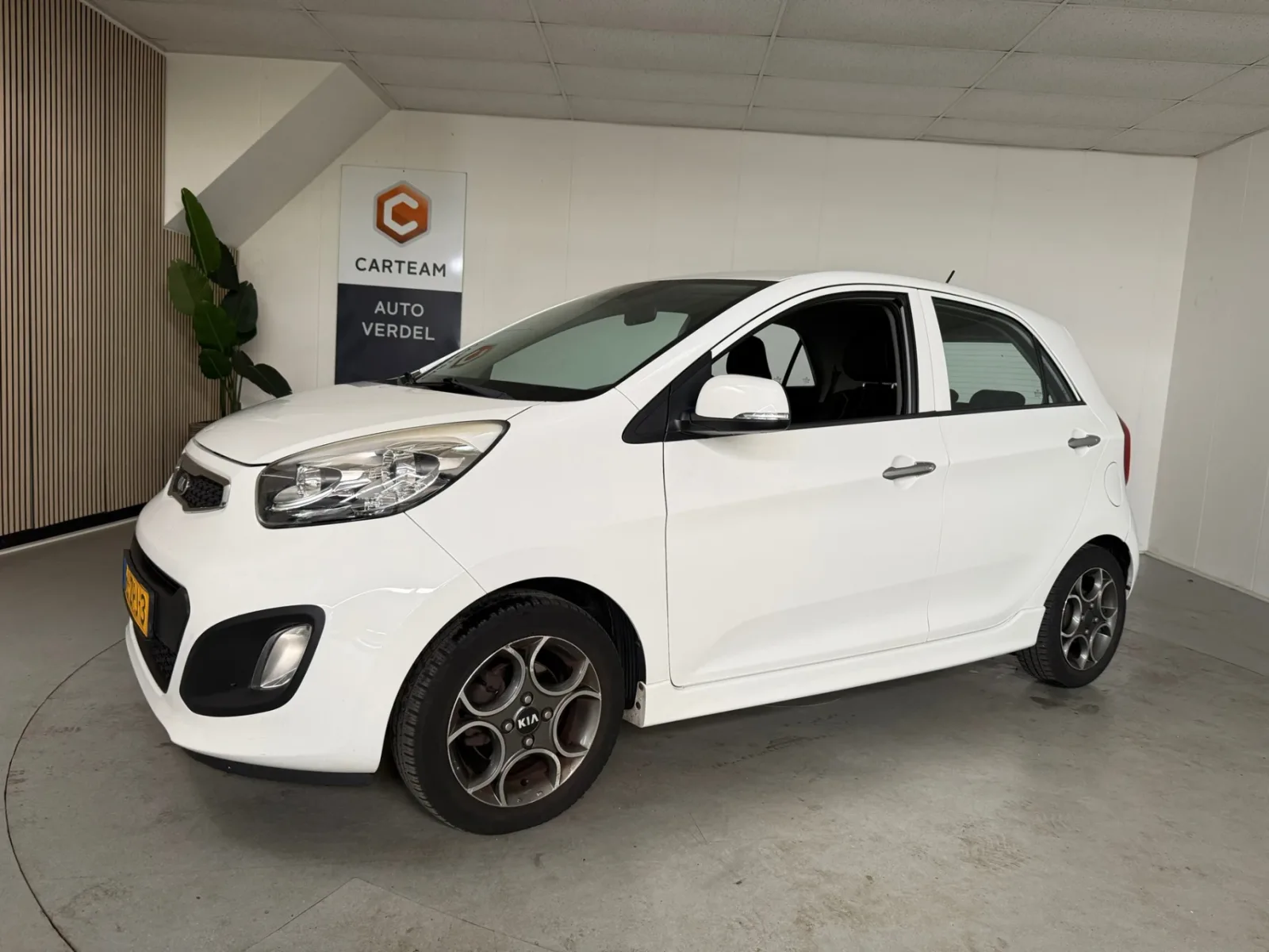 Kia Picanto (2013) — foto 1