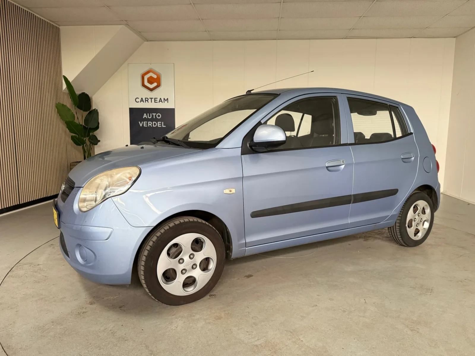 Kia Picanto (2008) — foto 1