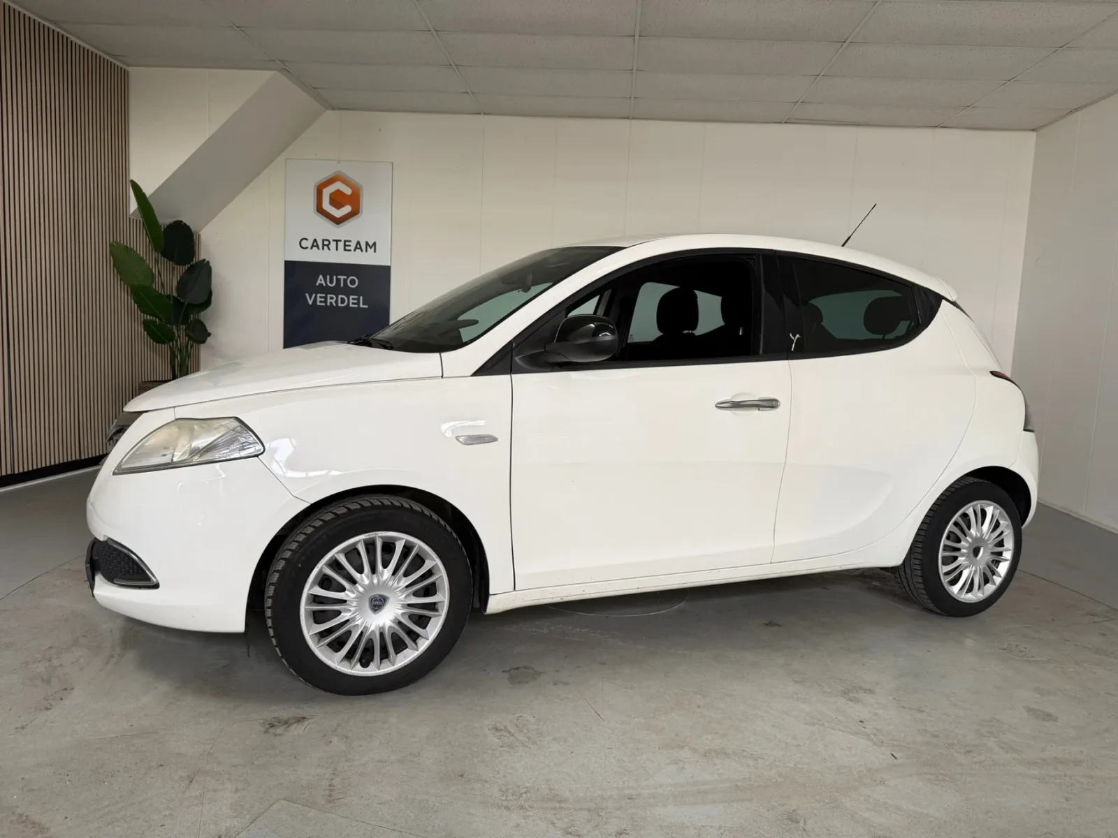 Lancia Ypsilon (2011) — foto 1