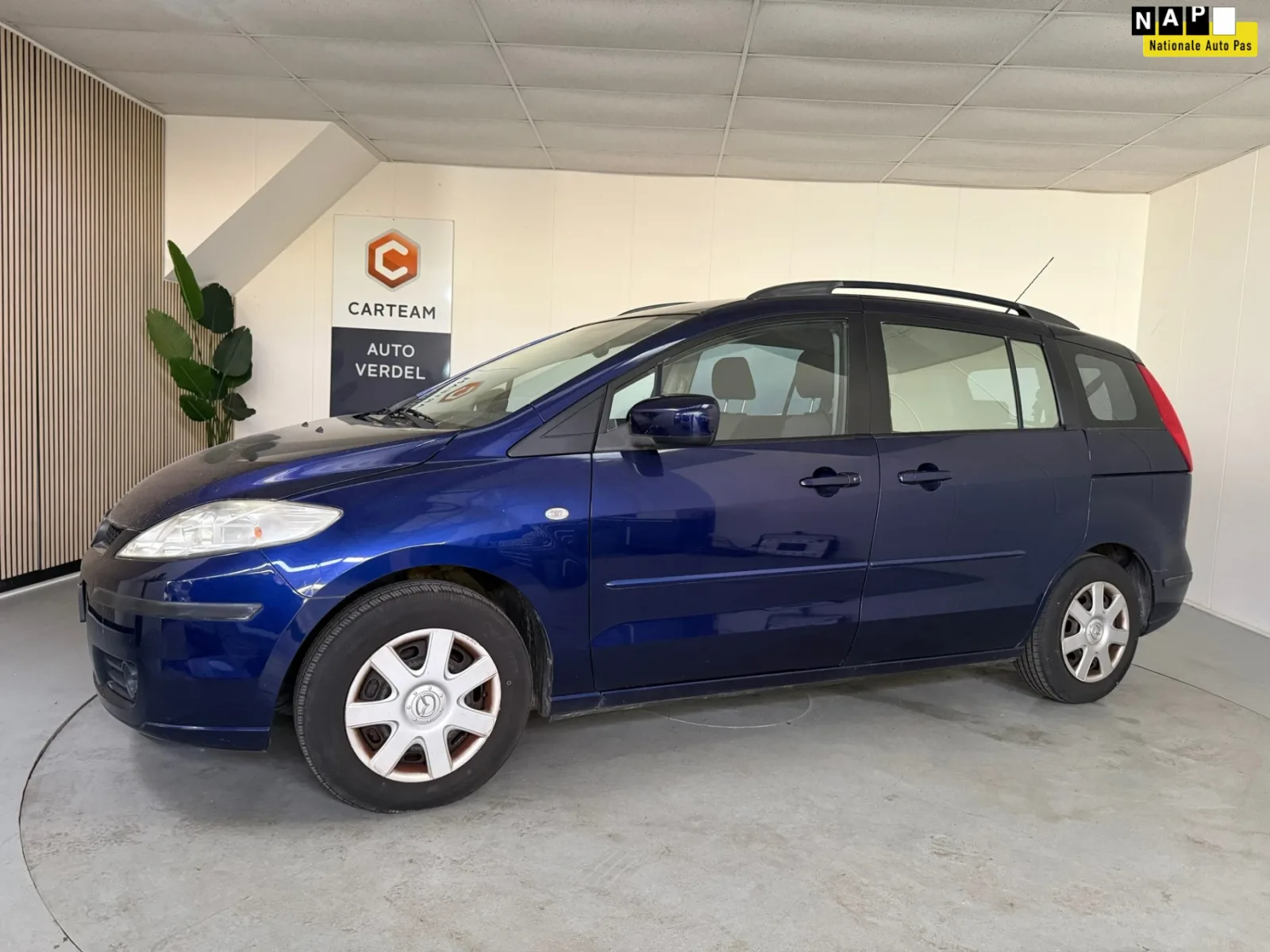 Mazda 5 (2005) — foto 1