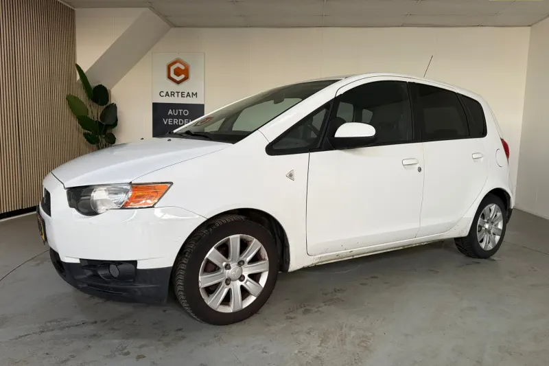 Mitsubishi Colt (2011)