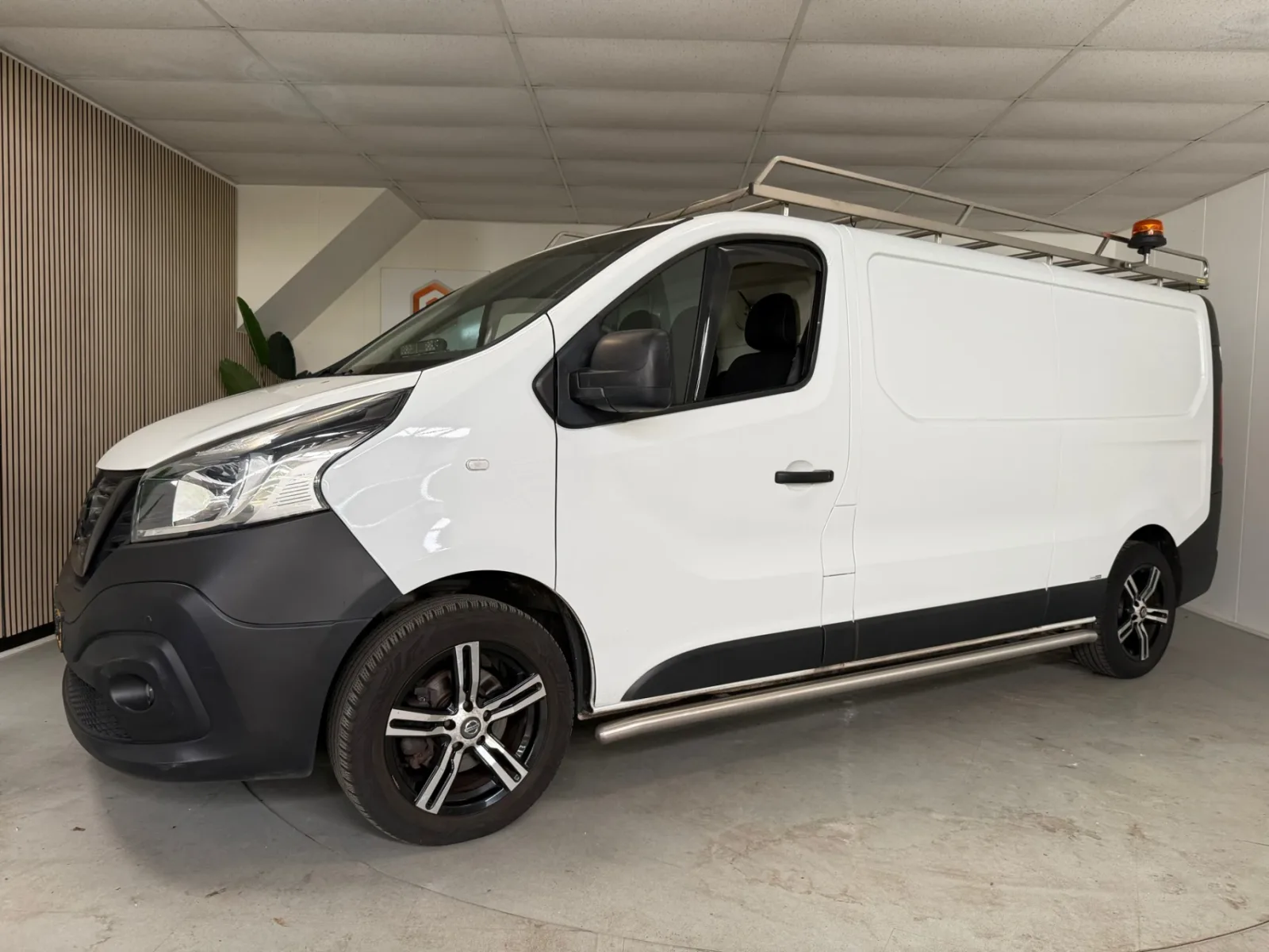 Nissan NV300 (2020) — foto 1