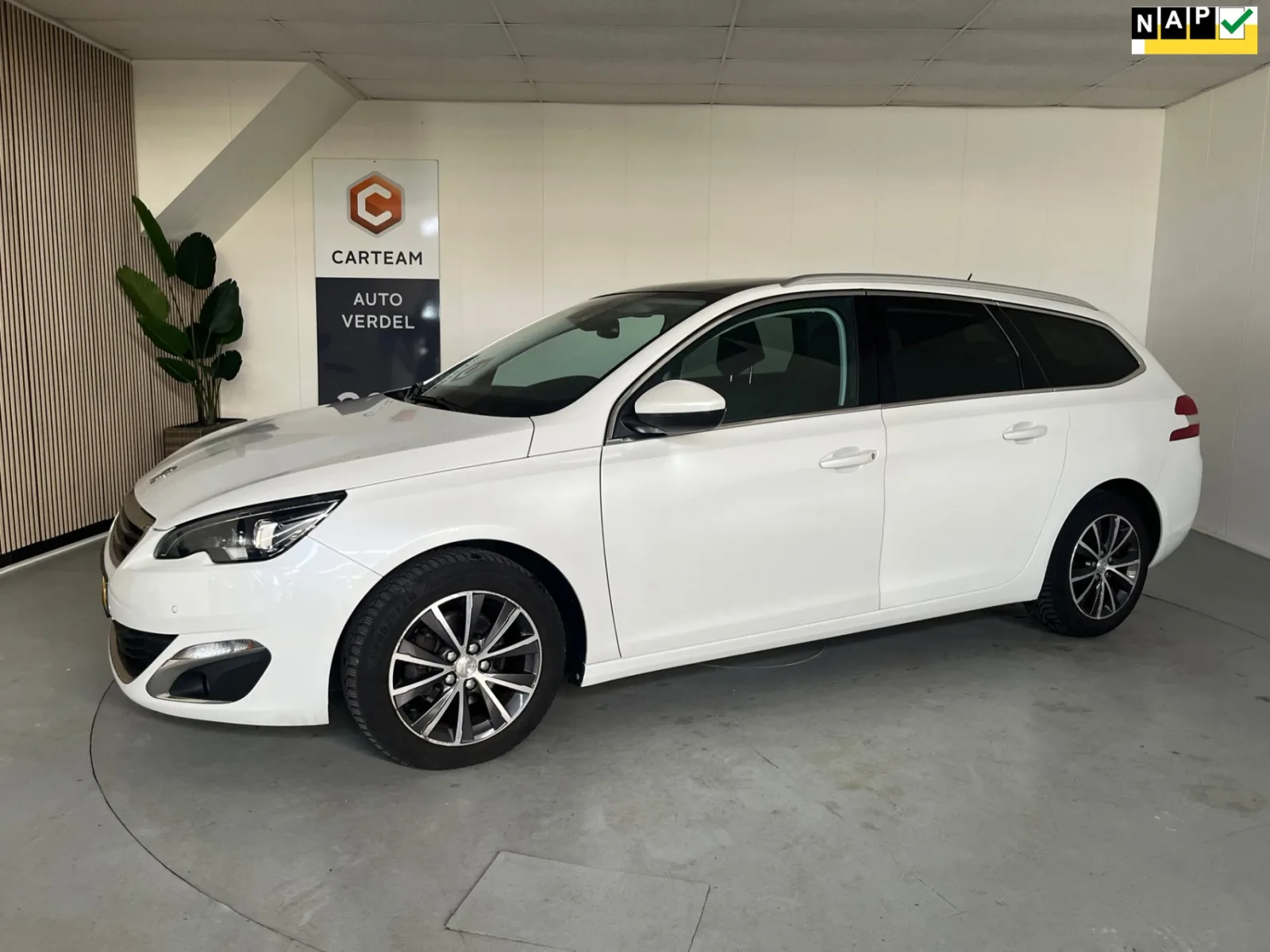 Peugeot 308 (2016) — foto 1