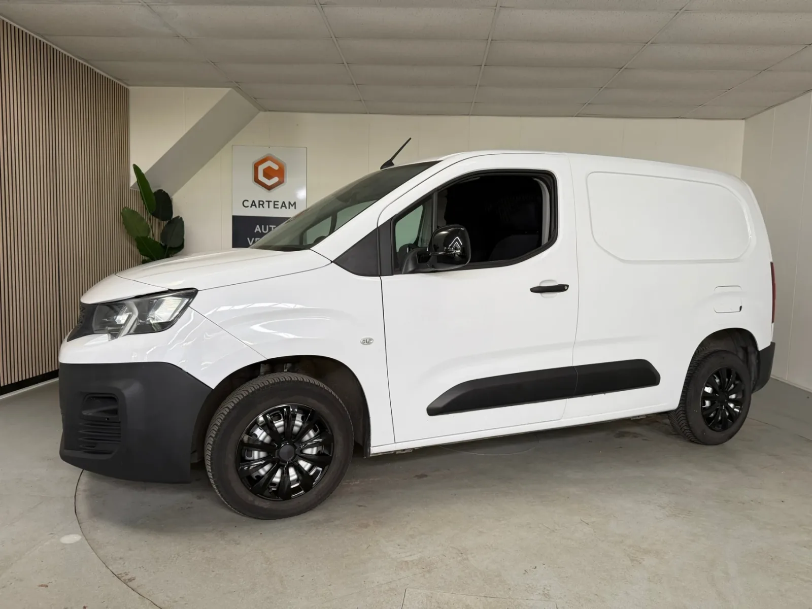 Peugeot Partner (2023) — foto 1